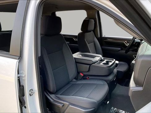 Used 2025 Chevrolet Silverado 2500 LT w/ Convenience Package image 19