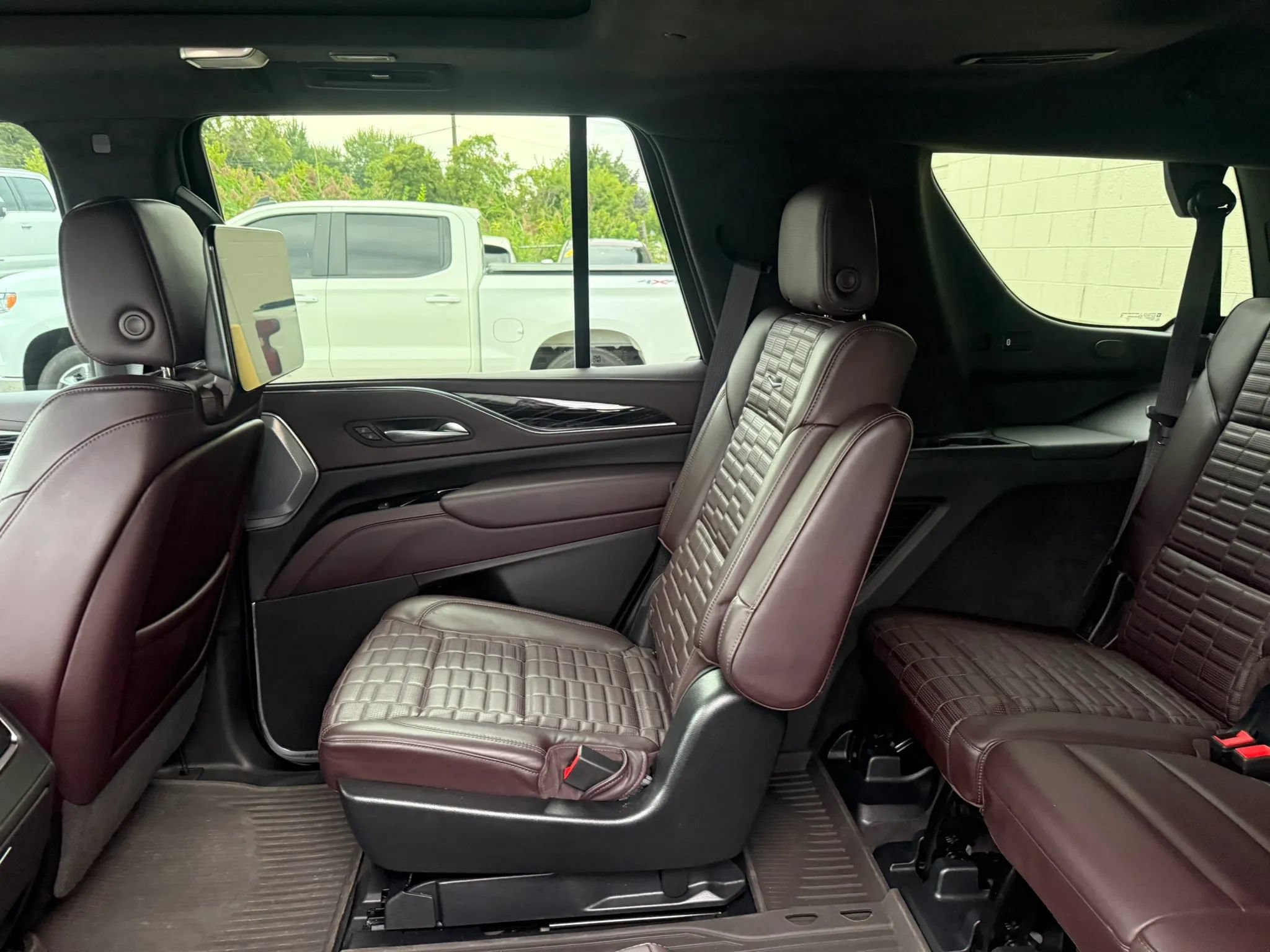 Used 2023 Cadillac Escalade V AWD/4WD image 36
