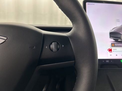 Used 2024 Tesla Model Y Long Range image 10