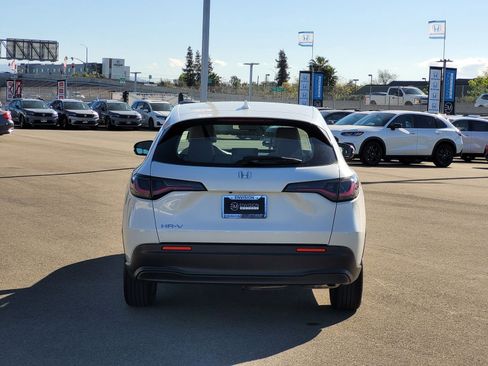 Certified 2024 Honda HR-V LX image 6