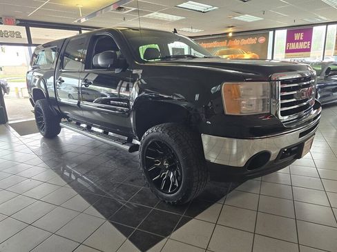 Used 2011 GMC Sierra 1500 SLE w/ All-Terrain Package image 3