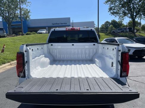 Used 2023 Chevrolet Colorado Z71 w/ Advanced Trailering Package AWD/4WD image 8