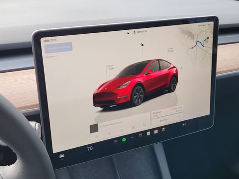 Used 2025 Tesla Model Y Long Range image 19