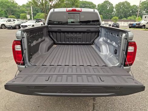 Used 2026 GMC Canyon AT4 w/ Technology Plus Package AWD/4WD image 32