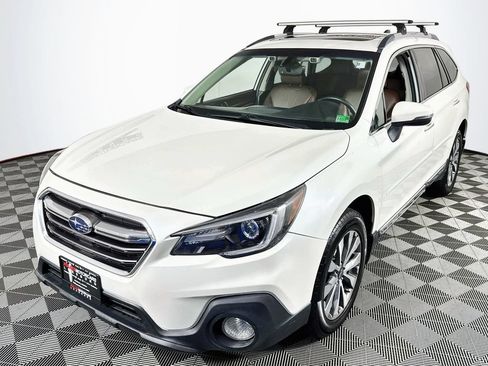 Used 2019 Subaru Outback 3.6R Touring AWD/4WD image 3