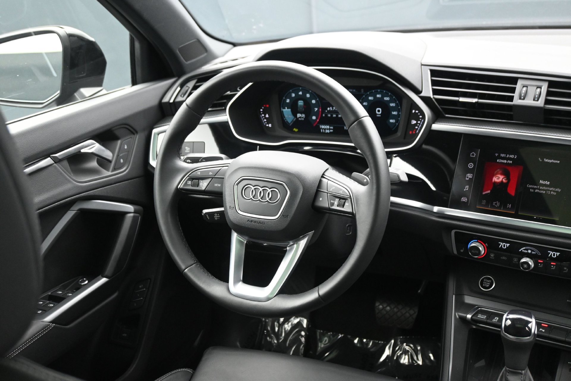 Used 2025 Audi Q3 2.0T Premium w/ Convenience Package AWD/4WD image 16