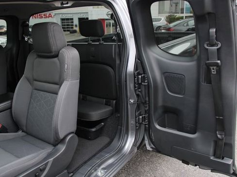 Certified 2025 Nissan Frontier SV RWD image 24
