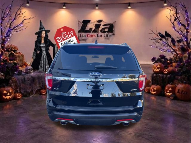Used 2018 Ford Explorer XLT AWD/4WD image 4