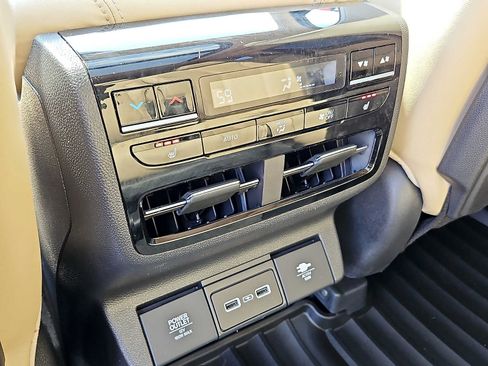 Certified 2022 Acura MDX SH-AWD w/ Advance Package image 28