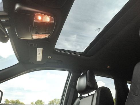 Used 2019 Jeep Grand Cherokee Limited image 19