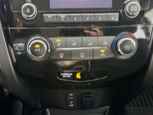 Used 2018 Nissan Rogue Sport S w/ S Appearance Package AWD/4WD image 22