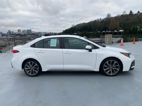 Certified 2021 Toyota Corolla SE image 3