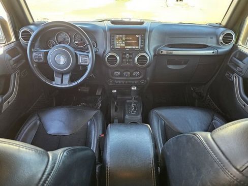 Used 2016 Jeep Wrangler Unlimited Sahara image 8