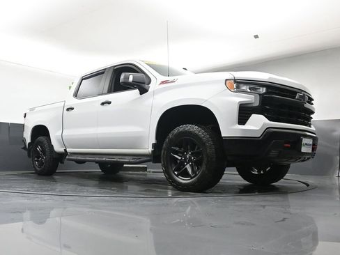 Used 2024 Chevrolet Silverado 1500 LT Trail Boss w/ LT Trail Boss Premium Package AWD/4WD image 26