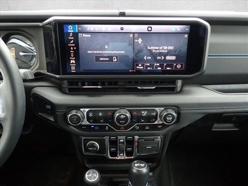 Used 2024 Jeep Wrangler High Altitude AWD/4WD image 9