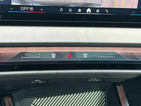 Used 2025 BMW X3 xDrive30i w/ Premium Package image 27