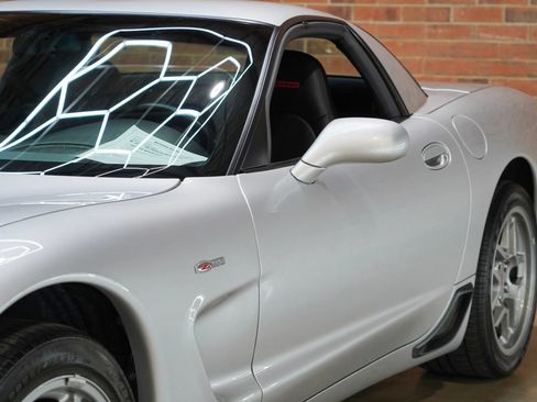 Used 2002 Chevrolet Corvette Z06 w/ Memory Pkg RWD image 20
