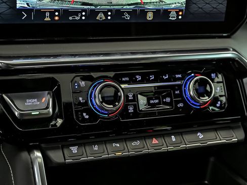 New 2026 GMC Sierra 2500 Denali Ultimate AWD/4WD image 17
