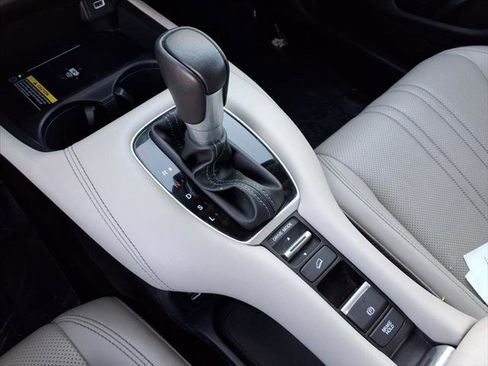 Used 2024 Honda HR-V EX-L image 23