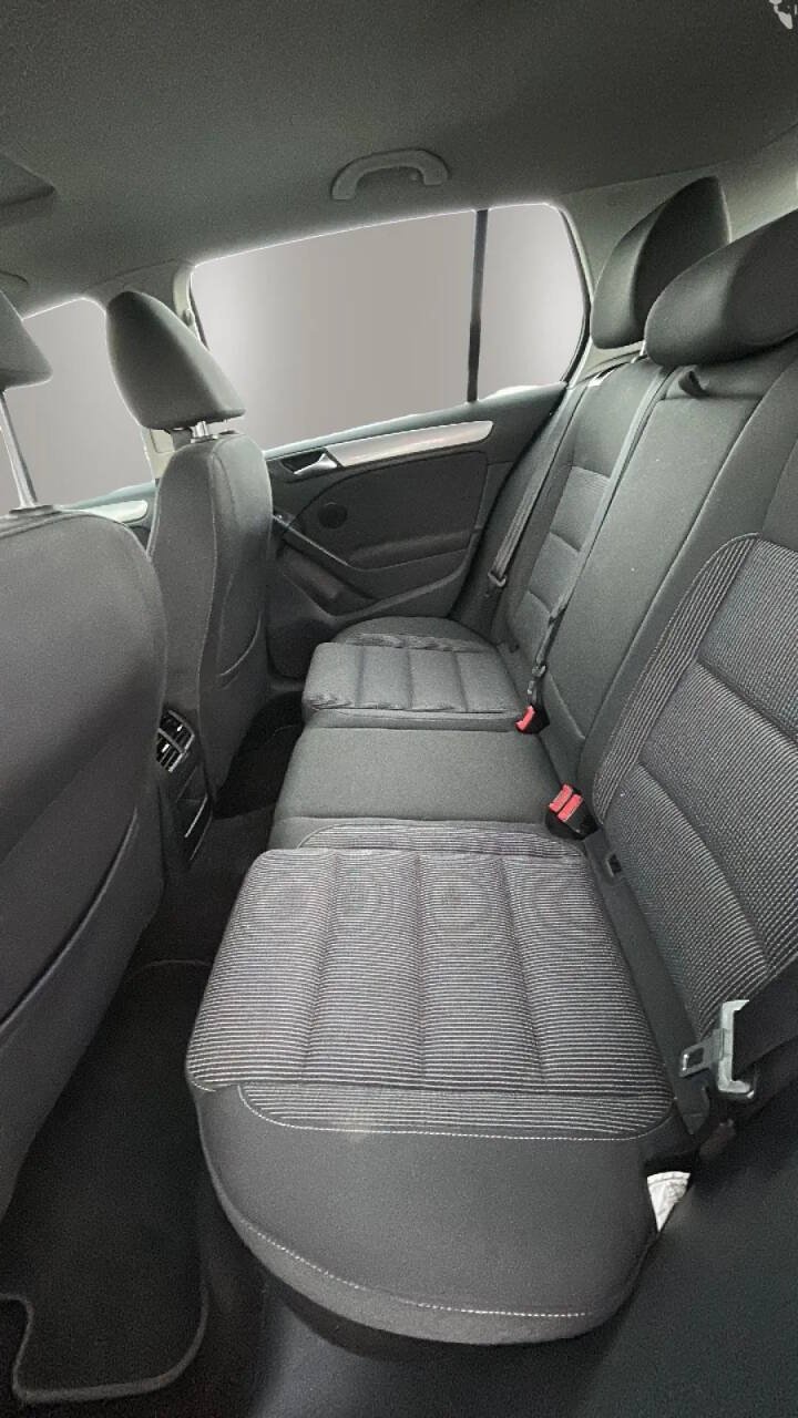 Used 2013 Volkswagen Golf 4-Door FWD image 10