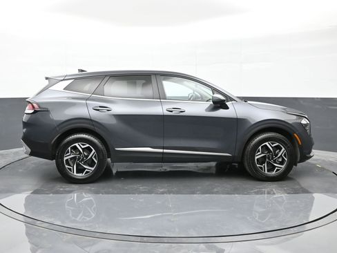 Used 2023 Kia Sportage LX image 9
