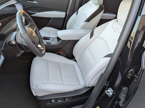 Used 2024 Cadillac XT4 Sport image 16