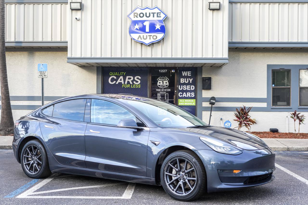 Used 2018 Tesla Model 3 Long Range RWD image 4