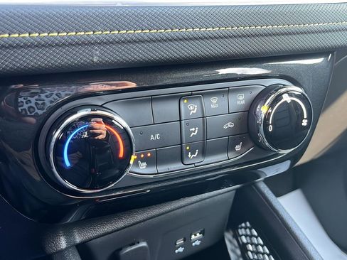 Used 2025 Chevrolet TrailBlazer ACTIV w/ Driver Confidence Package image 18