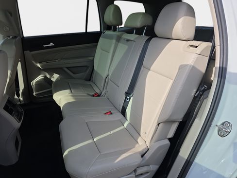 Used 2023 Volkswagen Atlas SE w/ Panoramic Sunroof Package AWD/4WD image 12