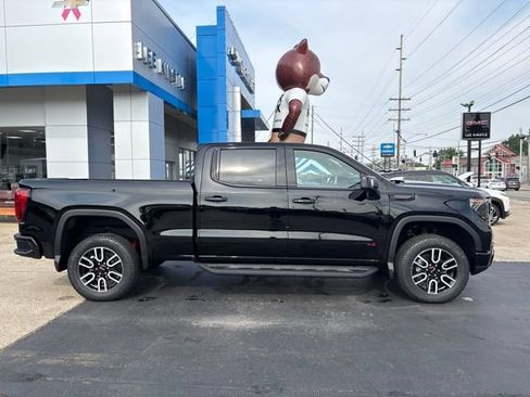 New 2026 GMC Sierra 1500 AT4 w/ LPO, Black Badging Package AWD/4WD image 7