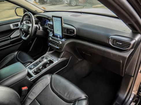 Used 2020 Ford Explorer ST w/ Premium Technology Package AWD/4WD image 17