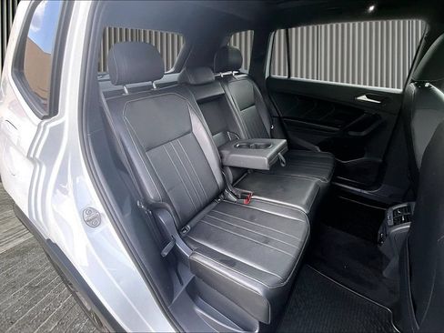Used 2023 Volkswagen Tiguan SE R-Line AWD/4WD image 28