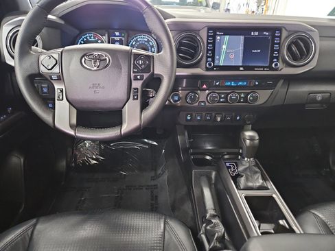 Used 2021 Toyota Tacoma TRD Off-Road w/ TRD Premium Off Road Package image 15