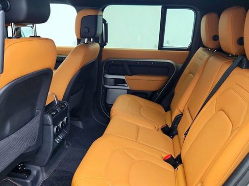 Used 2023 Land Rover Defender 130 S image 21