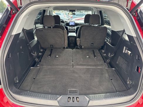 Used 2022 Ford Explorer XLT w/ Class IV Trailer Tow Package image 13