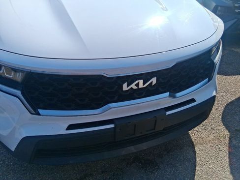 Certified 2023 Kia Sorento LX FWD image 17