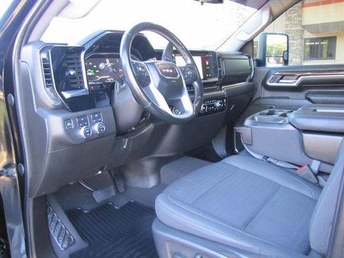 Used 2024 GMC Sierra 2500 SLE w/ SLE Convenience Package image 15