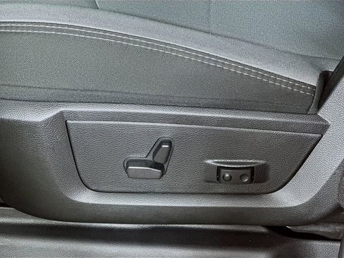 Used 2024 RAM 2500 Big Horn w/ Bed Utility Group image 21