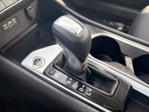 Used 2024 Nissan Altima 2.5 SV FWD image 22