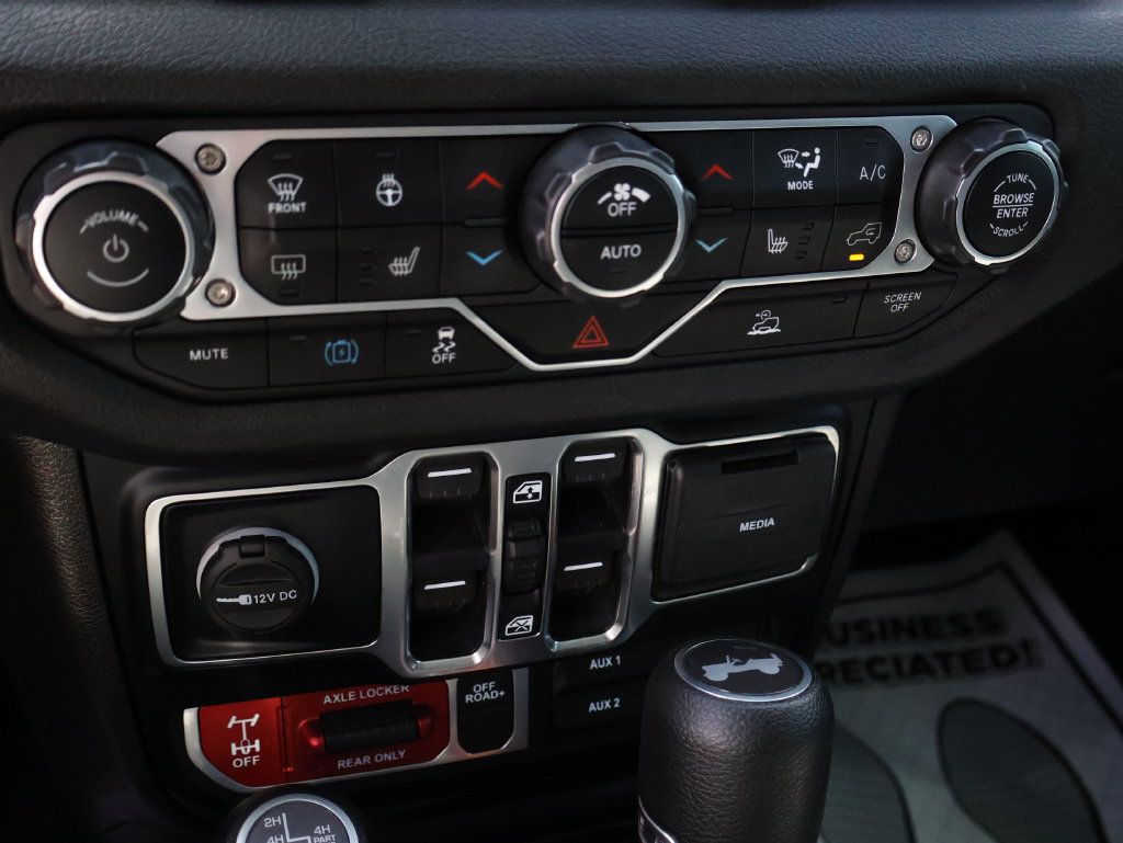 Used 2024 Jeep Wrangler Unlimited AWD/4WD image 34