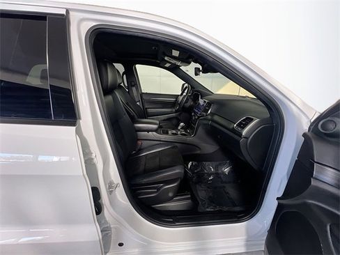 Used 2021 Jeep Grand Cherokee Laredo X image 29