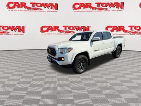 Used 2023 Toyota Tacoma SR5 RWD image 4