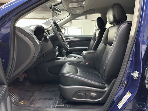 Used 2020 Nissan Pathfinder SL AWD/4WD image 11