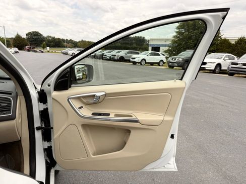 Used 2014 Volvo XC60 3.2 AWD/4WD image 24