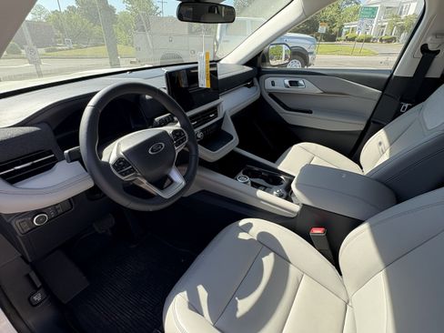 New 2026 Ford Explorer Active w/ Active Comfort Package image 11