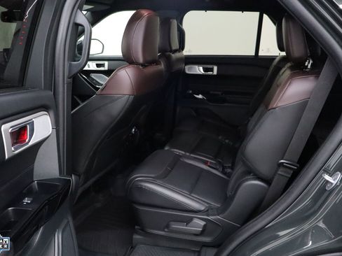 Certified 2023 Ford Explorer Platinum w/ Technology Package image 26