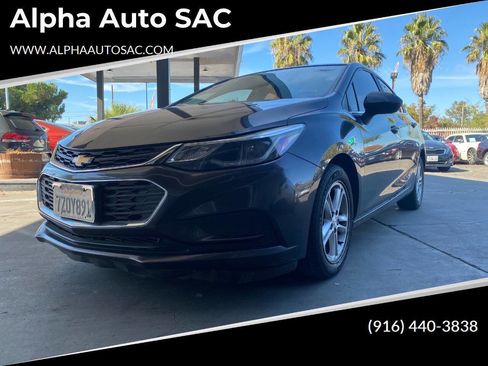 Used 2017 Chevrolet Cruze LT w/ Convenience Package image 1