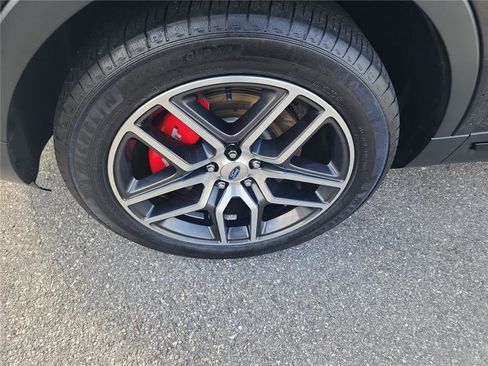 Used 2019 Ford Explorer Sport w/ Equipment Group 401A image 9