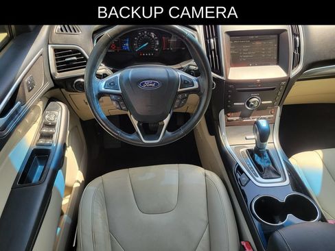 Used 2015 Ford Edge Titanium FWD image 9