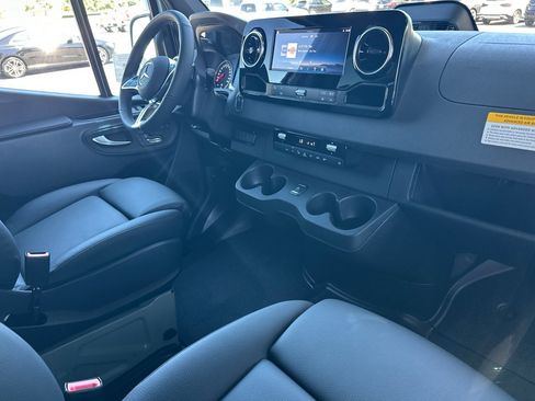 New 2026 Mercedes-Benz Sprinter 2500 image 17